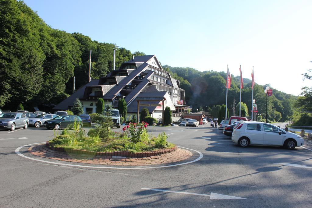 Hotel Fantanita Haiducului Bradu  エクステリア 写真